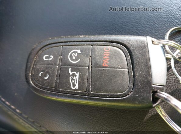 1C4PJLDBXLD524844 2020 JEEP CHEROKEE Silver Вид панелі приладів