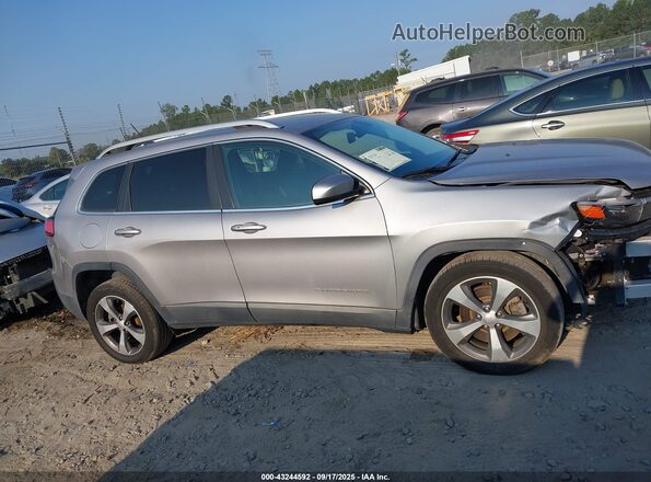 1C4PJLDBXLD524844 2020 JEEP CHEROKEE Silver Вид задньої частини салону