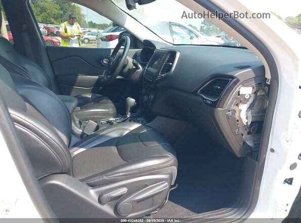 1C4PJLLB9MD174156 2021 JEEP CHEROKEE White Front interior view