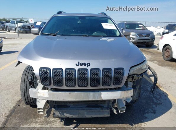 1C4PJLLN6LD587256 2020 JEEP CHEROKEE Silver Rear interior view