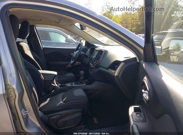 1C4PJMAB3HD220918 2017 JEEP CHEROKEE Gray Vista interior delantera