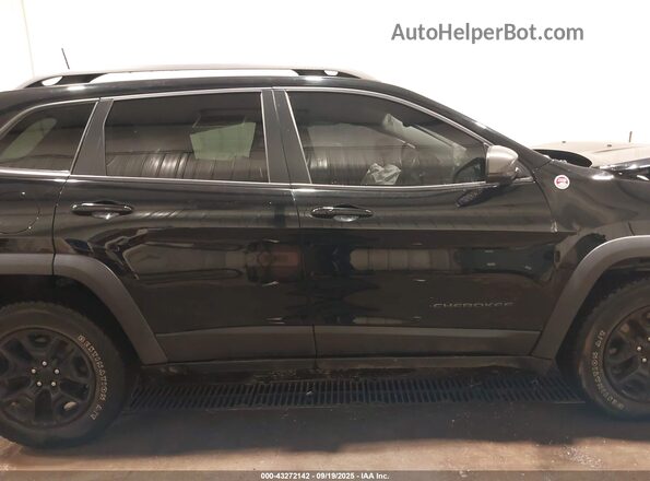 1C4PJMBX1LD627056 2020 JEEP CHEROKEE Черный Вид задней части салона