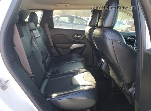 1C4PJMBX5JD619698 2018 JEEP CHEROKEE White 