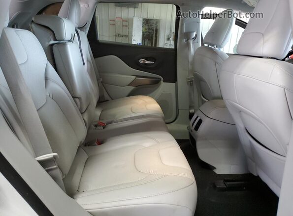 1C4PJMDX0MD206797 2021 JEEP CHEROKEE White უკანა სალონის ხედი