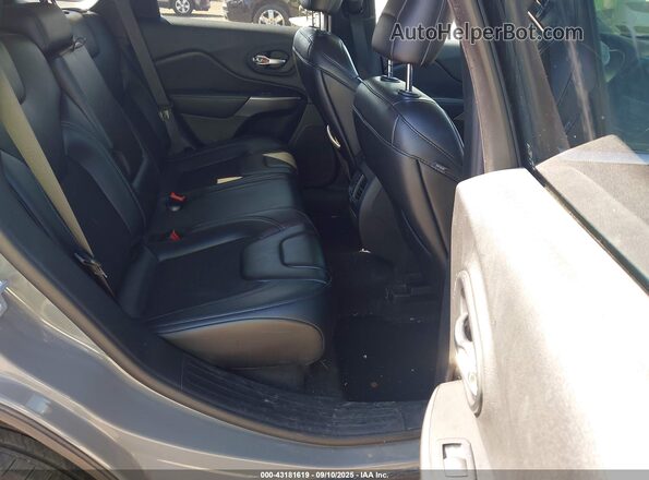 1C4PJMLB6LD502380 2020 JEEP CHEROKEE Gray VIN կոդի պիտակի տեսք