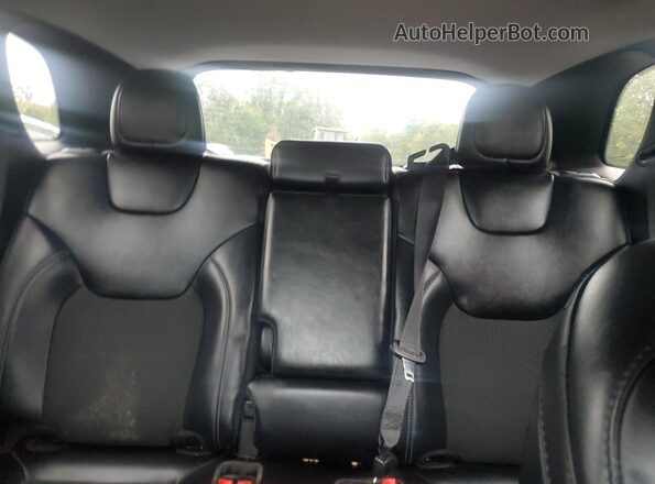 1C4PJMLX5KD480768 2019 JEEP CHEROKEE Red Widok tylnych siedzeń