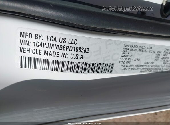 1C4PJMMB6PD108382 2023 JEEP CHEROKEE White Widok komory silnika