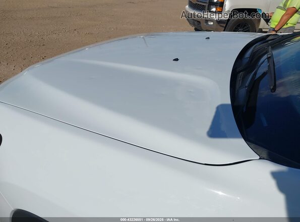 1C4PJMMB6PD108382 2023 JEEP CHEROKEE White Widok z przodu