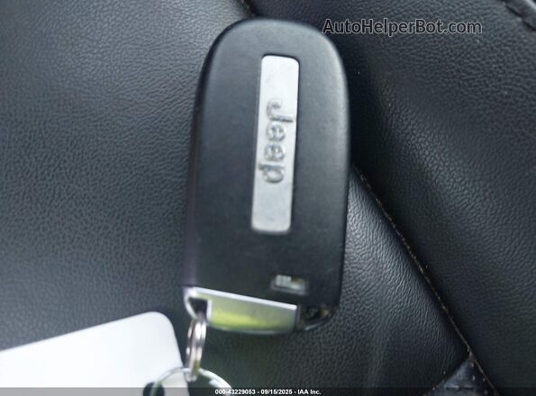 1C4RJEBG7LC392263 2020 JEEP GRAND CHEROKEE Blue Dashboard view