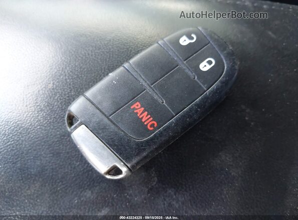 1C4RJFAG0HC739463 2017 JEEP GRAND CHEROKEE Silver Widok deski rozdzielczej
