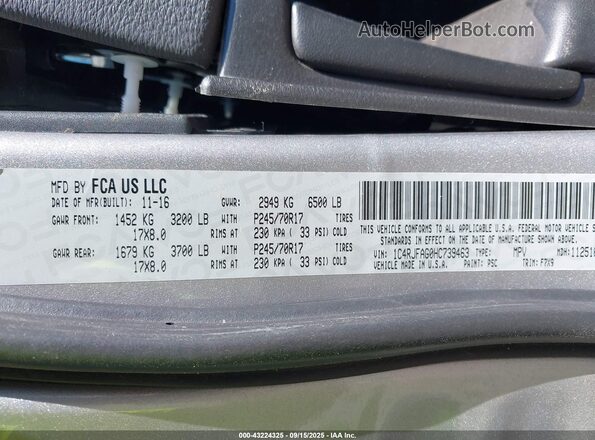 1C4RJFAG0HC739463 2017 JEEP GRAND CHEROKEE Silver Widok komory silnika
