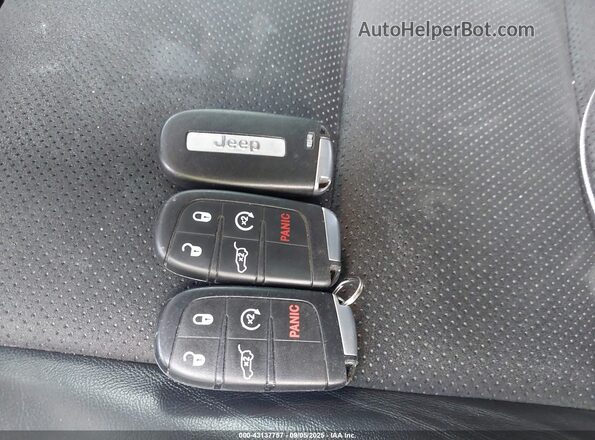 1C4RJFAGXMC516048 2021 JEEP GRAND CHEROKEE White Вид панелі приладів