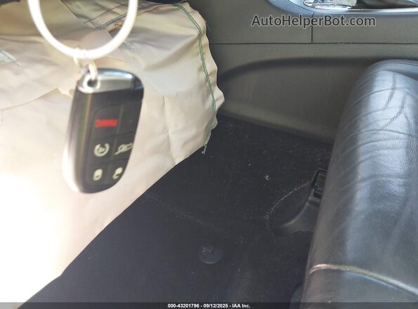 1C4RJFBGXLC304151 2020 JEEP GRAND CHEROKEE Maroon Vista del salpicadero