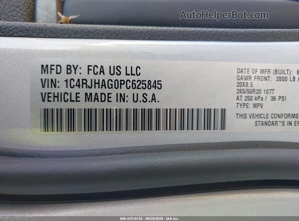 1C4RJHAG0PC625845 2023 JEEP GRAND CHEROKEE Silver Widok komory silnika