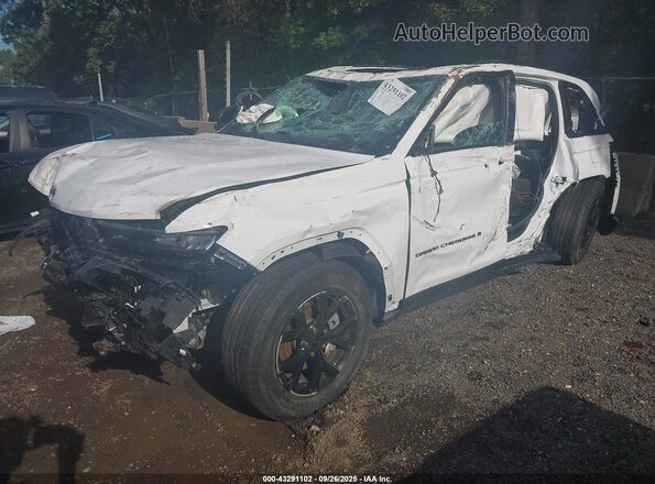1C4RJHAG5SC296102 2025 JEEP GRAND CHEROKEE White წინა მარცხენა ხედი სამი მეოთხედიდან