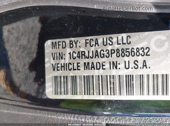 1C4RJJAG3P8856832 2023 JEEP GRAND CHEROKEE L Black Engine compartment view