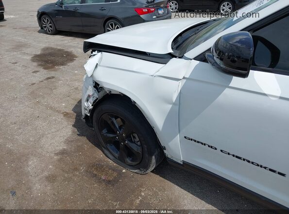 1C4RJKAG0P8102437 2023 JEEP GRAND CHEROKEE L White Вид спереду