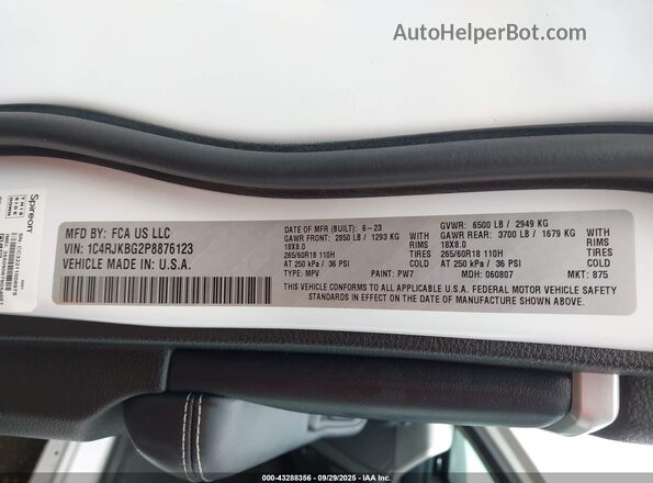 1C4RJKBG2P8876123 2023 JEEP GRAND CHEROKEE L White Вид підкапотного простору