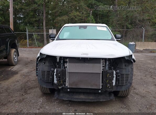 1C4RJKBG2P8876123 2023 JEEP GRAND CHEROKEE L White Вид задньої частини салону
