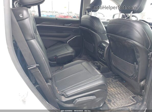 1C4RJKBG4N8564527 2022 JEEP GRAND CHEROKEE L White Widok naklejki z numerem VIN