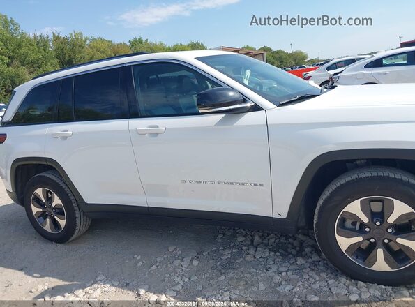 1C4RJYB65RC720300 2024 JEEP GRAND CHEROKEE White Rear interior view