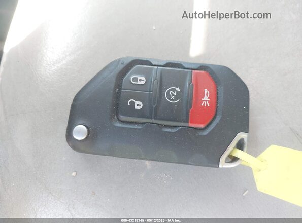 1C6HJTFG0ML587396 2021 JEEP GLADIATOR Серый Вид панели приборов