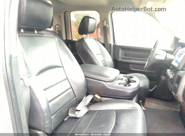 1C6RR6FG5LS118274 2020 RAM 1500 CLASSIC Gray Вид салону спереду