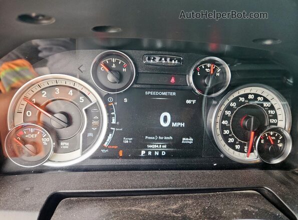 1C6RR6GM0JS229493 2018 RAM 1500 Черный 