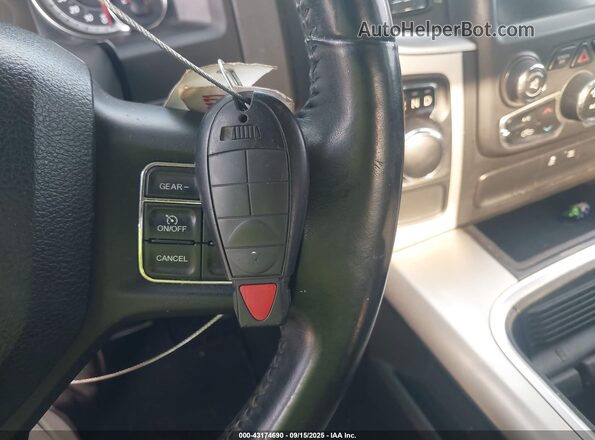 1C6RR6LT0KS526147 2019 RAM 1500 CLASSIC Red Dashboard view