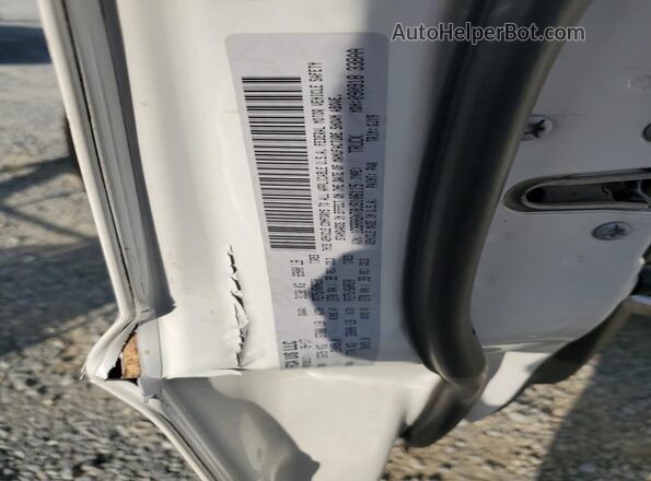 1C6RR6NT8JS106115 2018 RAM 1500 White 
