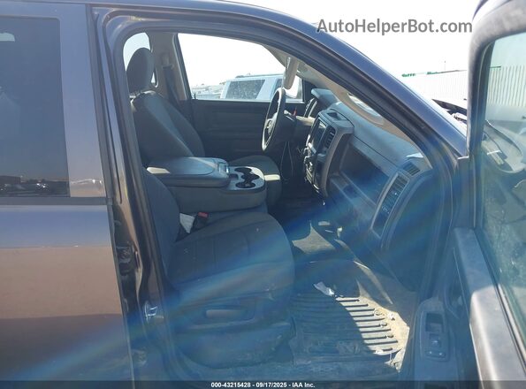 1C6RR7FT5LS154324 2020 RAM 1500 CLASSIC Gray Вид салону спереду