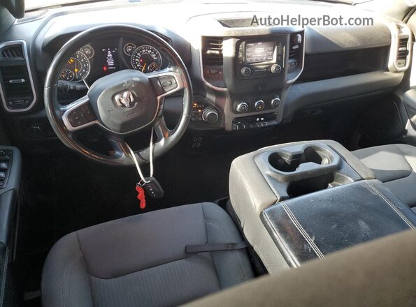 1C6SRFBT7LN402699 2020 RAM 1500 Blue Widok deski rozdzielczej