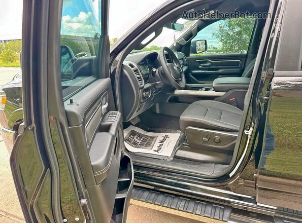 1C6SRFFP3SN562722 2025 RAM 1500 Black 