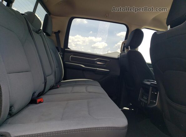 1C6SRFFT2LN131724 2020 RAM 1500 Burgundy Vista de los asientos traseros