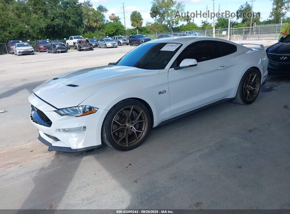 1FA6P8CF8L5175145 2020 FORD MUSTANG Белый Передняя левая четверть