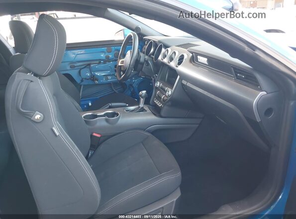 1FA6P8CF8M5157570 2021 FORD MUSTANG Blue Вид салону спереду