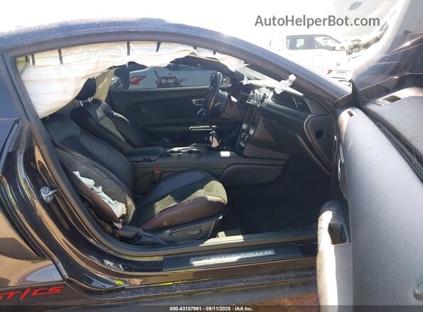 1FA6P8CF9N5138107 2022 FORD MUSTANG Черный Вид салона спереди