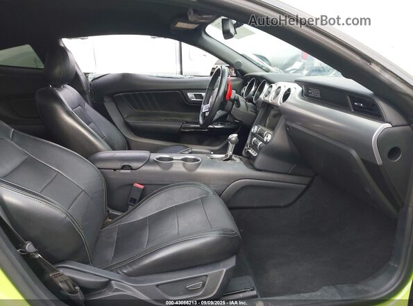1FA6P8TH2L5121325 2020 FORD MUSTANG Green წინა სალონის ხედი