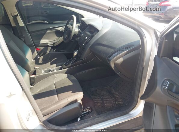 1FADP3E28JL322075 2018 FORD FOCUS Silver 