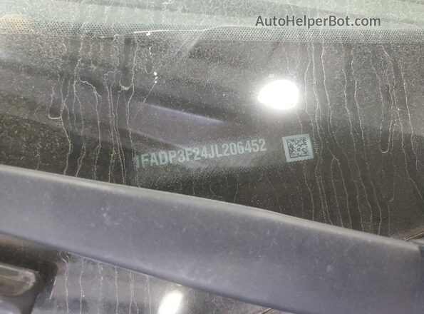 1FADP3F24JL206452 2018 FORD FOCUS White 