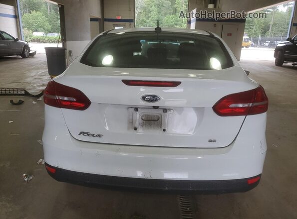 1FADP3F24JL206452 2018 FORD FOCUS White 