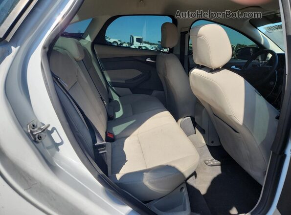 1FADP3F28JL303542 2018 FORD FOCUS White 