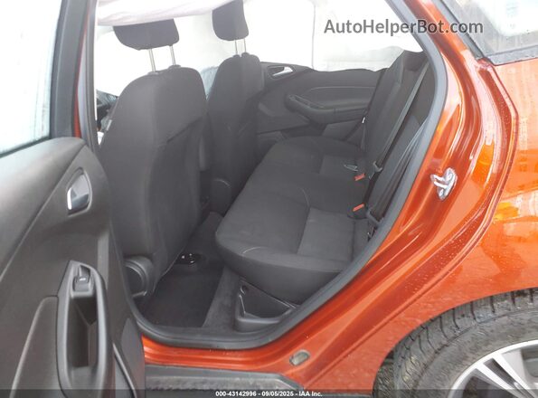 1FADP3F29JL265237 2018 FORD FOCUS Темно-бордовый 