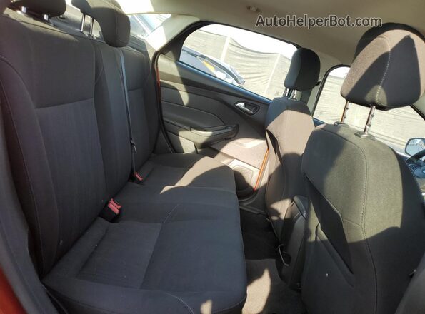 1FADP3FE5JL257386 2018 FORD FOCUS Orange 