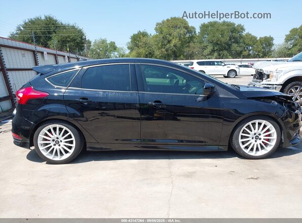 1FADP3L92HL204663 2017 FORD FOCUS ST Black 360 interior view