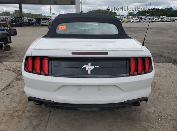 1FATP8UH1K5201330 2019 FORD MUSTANG White Widok z tyłu