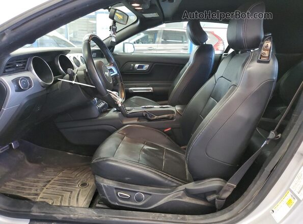 1FATP8UH3J5136012 2018 FORD MUSTANG Серебряный 