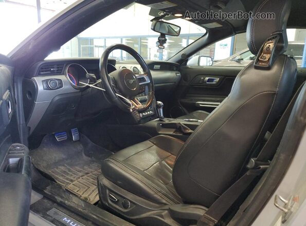 1FATP8UH3J5136012 2018 FORD MUSTANG Серебряный 