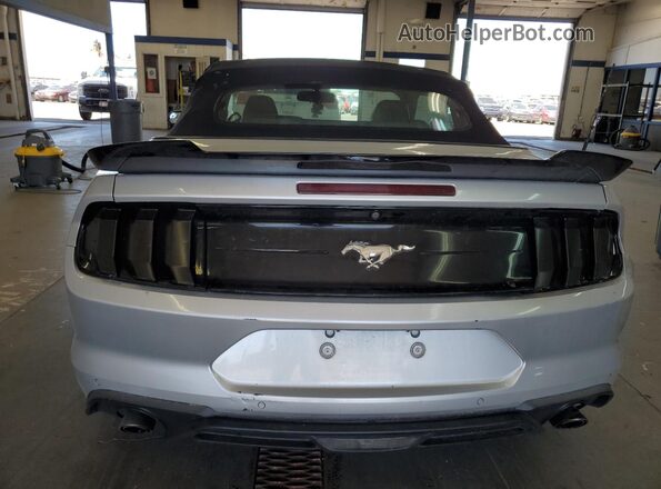 1FATP8UH3J5136012 2018 FORD MUSTANG Серебряный 