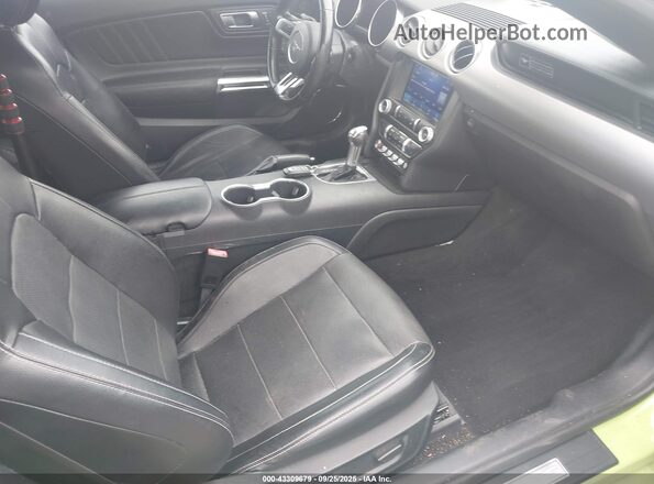 1FATP8UH4L5125734 2020 FORD MUSTANG Green Widok wnętrza z przodu